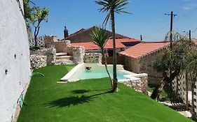 Moradias Do Castelo, Um Pequeno Paraiso Como Lhe Chamam
